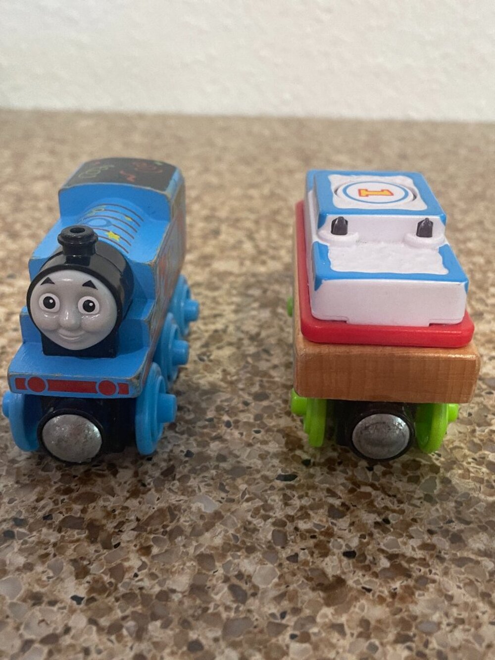 Thomas Birthday Train with Musical Cake Car - Works perfectly!